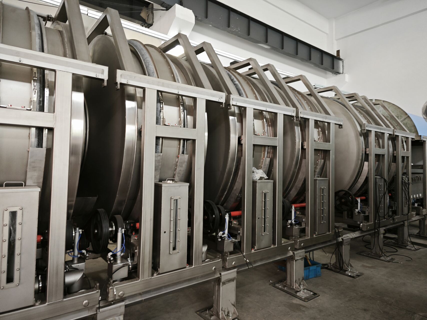 高效洗衣龙 布草洗涤产能飙升 工业洗衣机行业升级方案